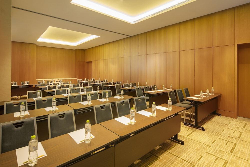 Hilton Garden Inn Ningbo Extérieur photo