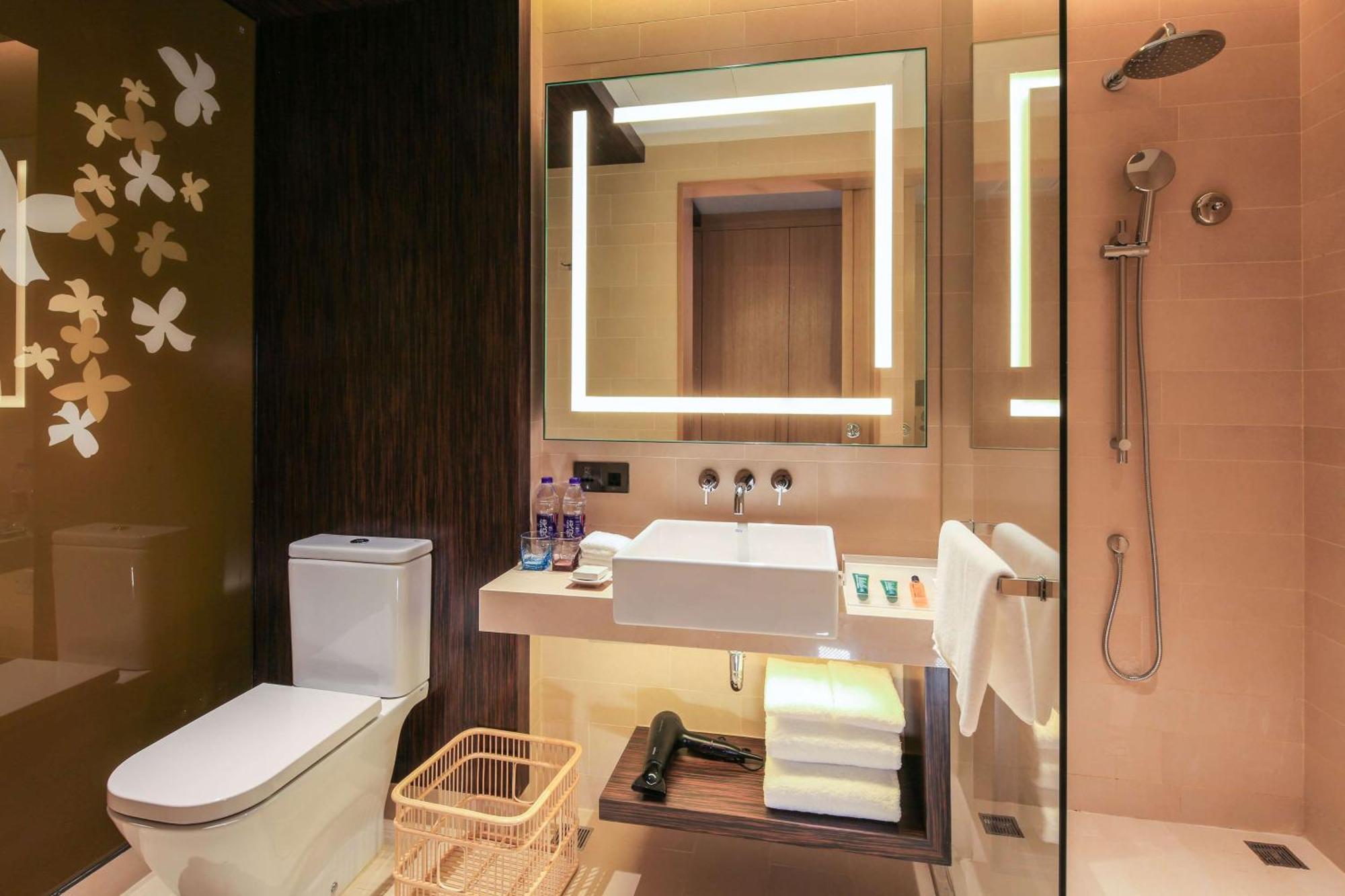 Hilton Garden Inn Ningbo Extérieur photo