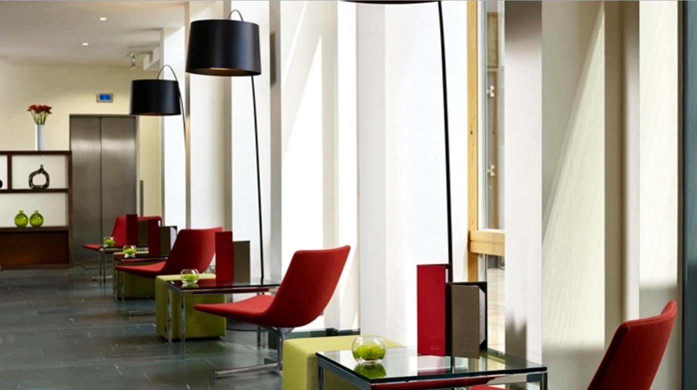 Hilton Garden Inn Ningbo Extérieur photo