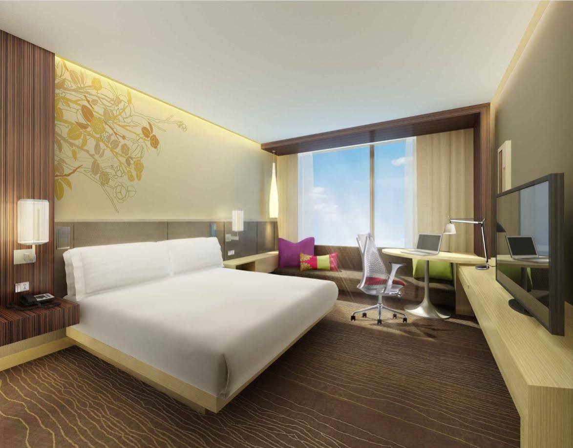 Hilton Garden Inn Ningbo Extérieur photo